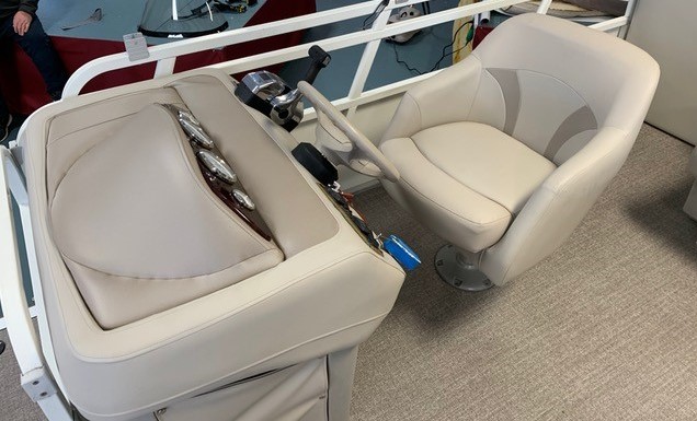 Seat Pontoon Boat